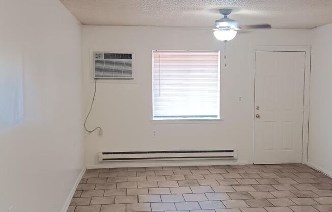 1 bed, 1 bath, $575, Unit 9