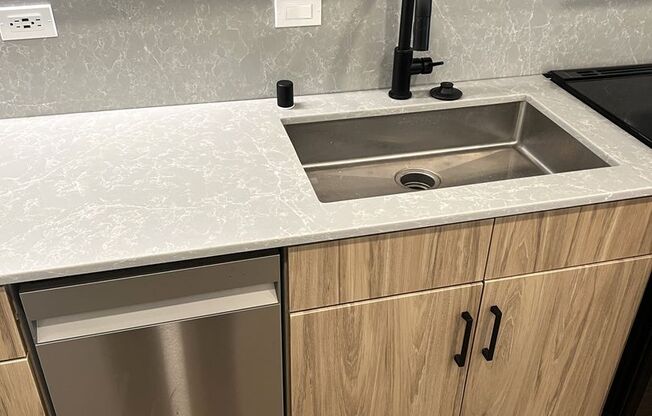 Studio, 1 bath, 406 sqft, $2,095, Unit 213