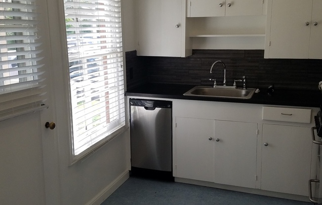 1 bed, 1 bath, 616 sqft, $1,625, Unit 28