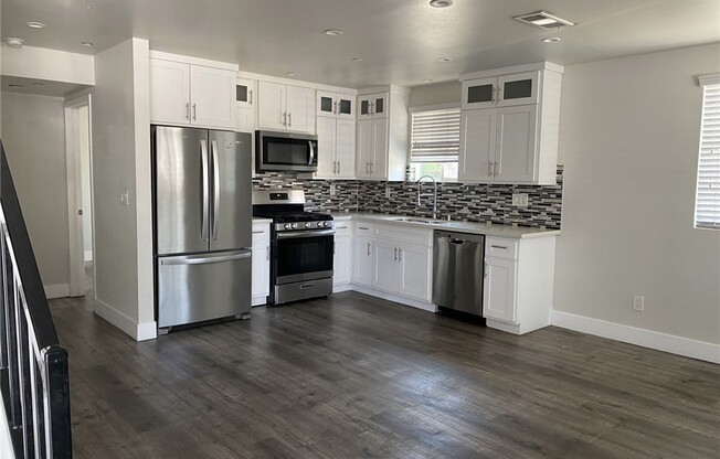 2418-2420 1/2 Folsom St.