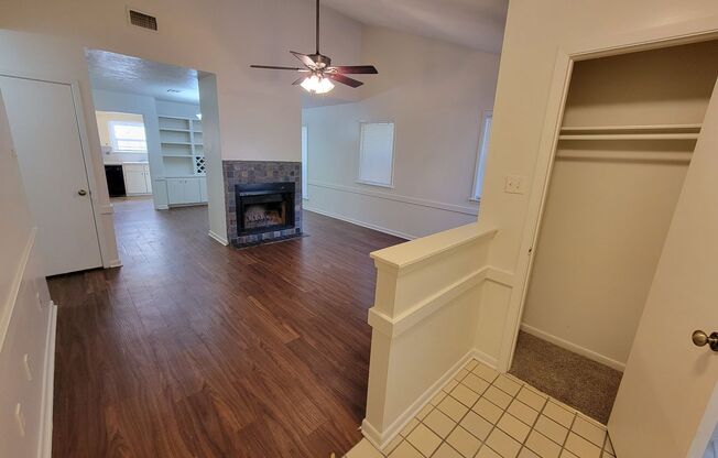College Station -   2 bedroom / 2 bath Townhome with washer/dryer!!