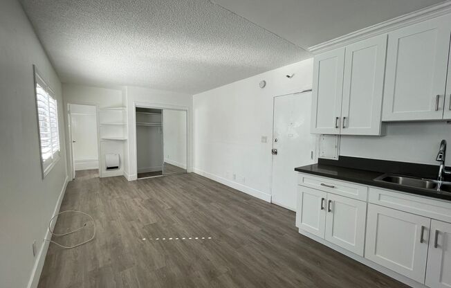 Studio, 1 bath, 350 sqft, $2,095, Unit 6