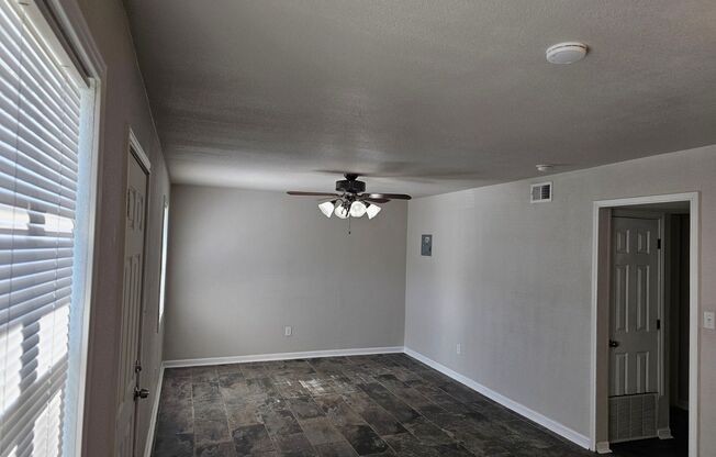 2 beds, 1 bath, 638 sqft, $708, Unit Whispering Hills 216