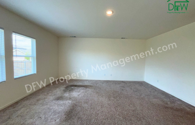 Spacious 5-Bedroom Home with Modern Upgrades for Lease in Fort Worth!