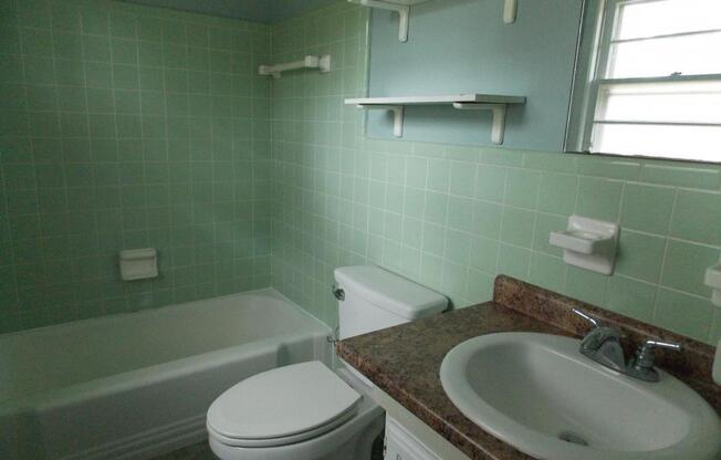 3 beds, 2 baths, 1,568 sqft, $1,400