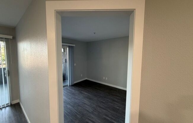 1 bed, 1 bath, 495 sqft, $2,405, Unit F-123