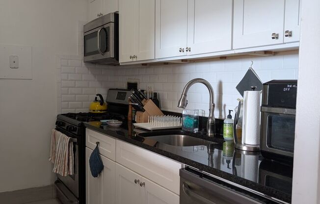 1 bed, 1 bath, 750 sqft, $2,650, Unit 23J