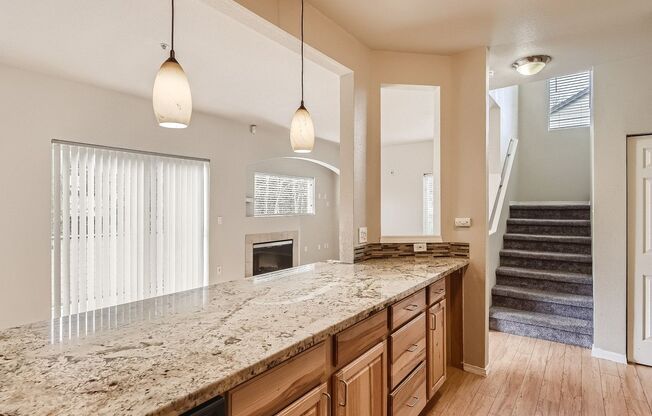 Beautiful 3 Bed 3 Bath Kirkland Townhome @ Villa Juanita!