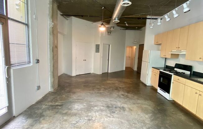 Studio, 1 bath, 625 sqft, $1,540, Unit A-407
