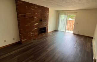 1 bed, 1 bath, 900 sqft, $1,200, Unit 887