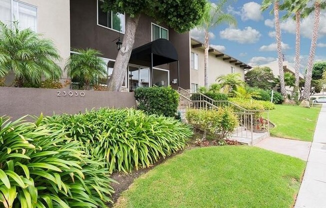 2 Bedroom 2 Bath Condo with Pool and Hot Tub Torrance $2,950