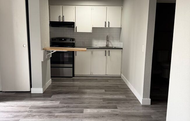 Studio, 1 bath, 650 sqft, $1,095, Unit 21
