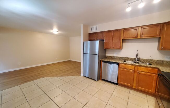 2 beds, 1 bath, 850 sqft, $1,395, Unit 214