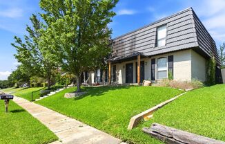 2729 Hurstview Drive