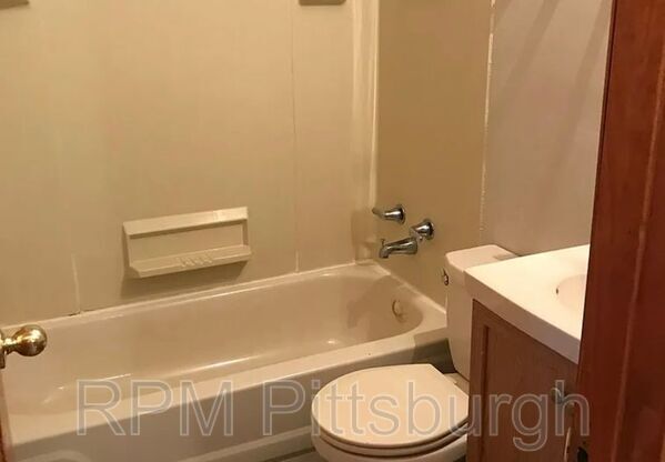 1207 PINE HOLW RD