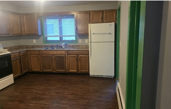 2 beds, 1 bath, 1,089 sqft, $1,900, Unit 28