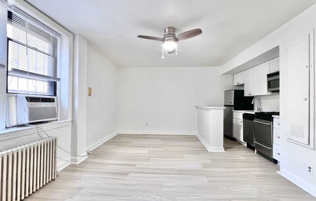 1 bed, 1 bath, $1,450, Unit #B102