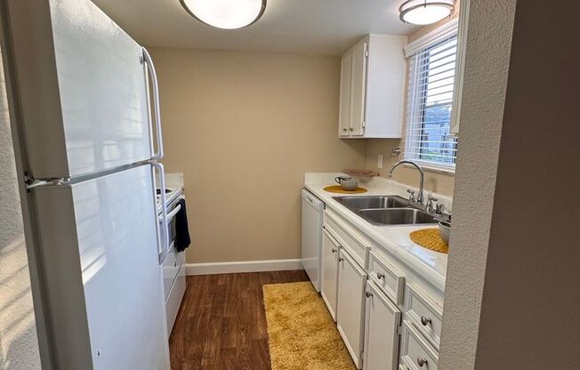 2 beds, 2 baths, 947 sqft, $2,225, Unit 49