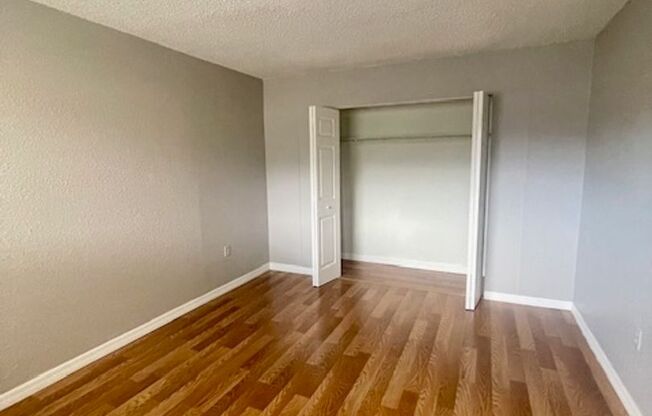 2 beds, 1 bath, $1,295