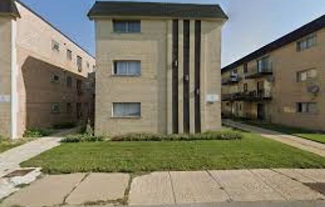 4646-4658 W 79th LLC