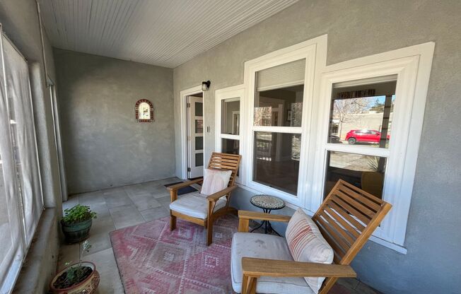 Lovely 3 Bedroom 2 Bathroom Home In Downtown ABQ!