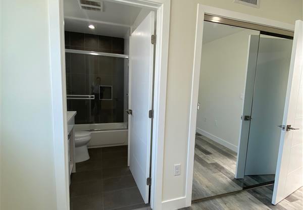 1309 1/2 N ORANGE DR