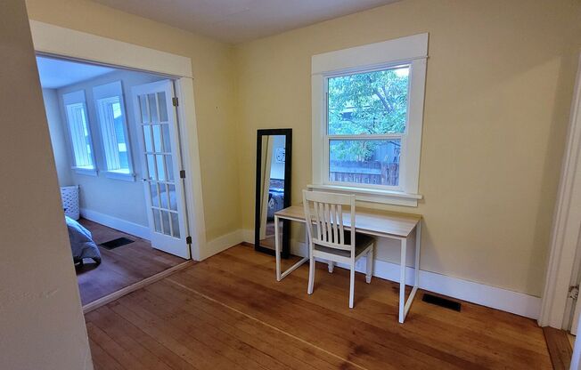 2 beds, 1 bath, $2,995