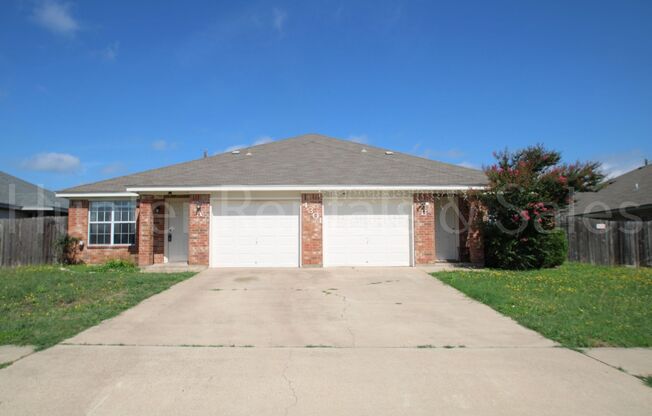 Charming 3-Bedroom Duplex in Prime Killeen Location!