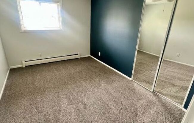 2 beds, 1 bath, 750 sqft, $1,375, Unit 1650-1