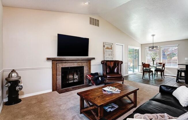 Wonderful Pet Friendly Home in SE Boise!