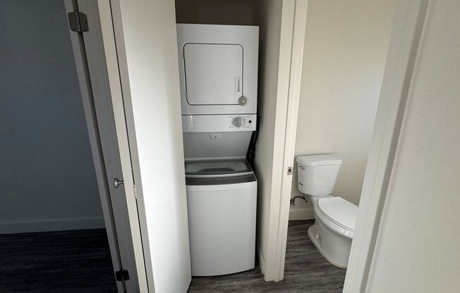 1 bed, 1 bath, 640 sqft, $999, Unit 1401-09