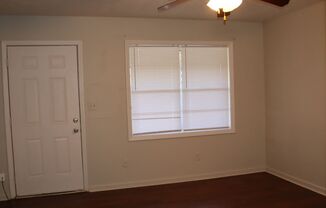 3 beds, 1 bath, $850