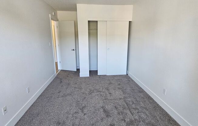 2 beds, 1 bath, 915 sqft, $1,495, Unit 32