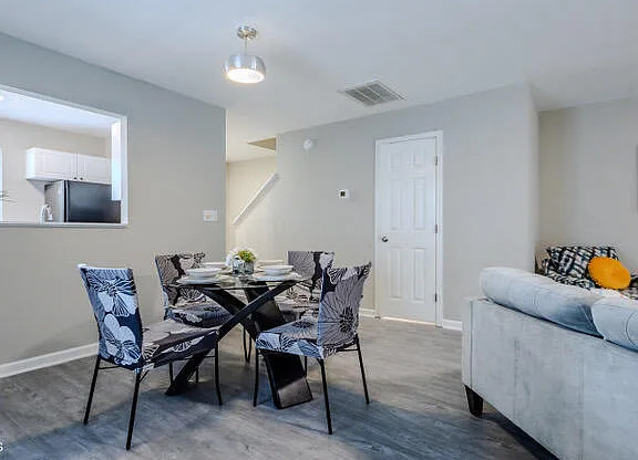 2459 BAY HBR DR