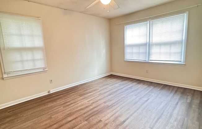 2 beds, 1 bath, $1,000, Unit A