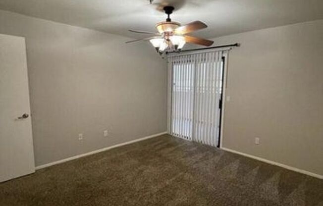 2 beds, 2 baths, $1,900, Unit #112