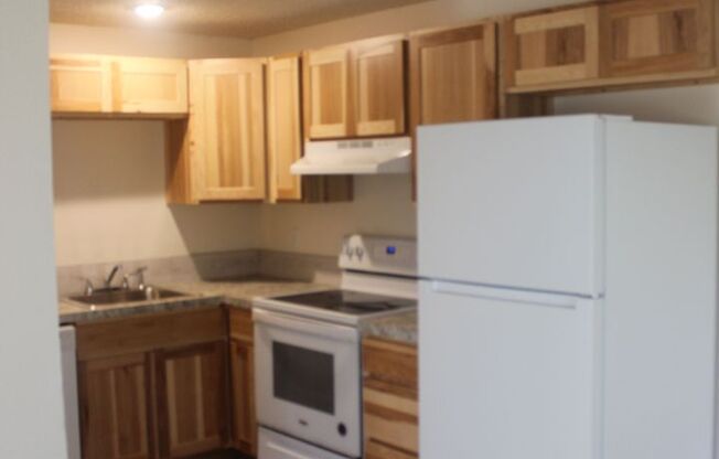 2 beds, 1 bath, 832 sqft, $1,650, Unit .