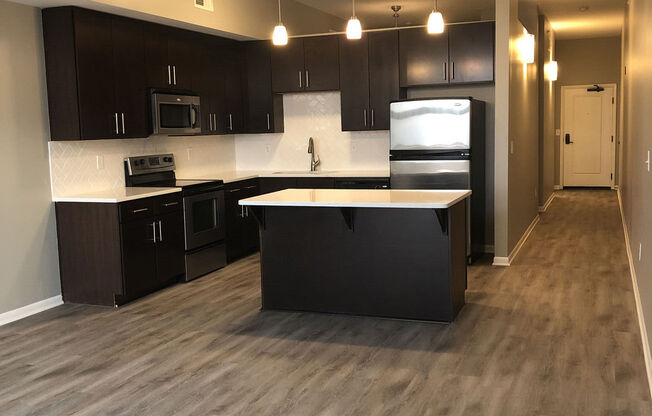 1 bed, 1 bath, 834 sqft, $1,282