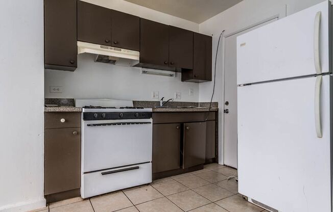 7131 S Yates