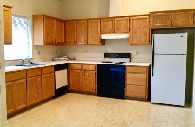 3 beds, 2 baths, $1,700