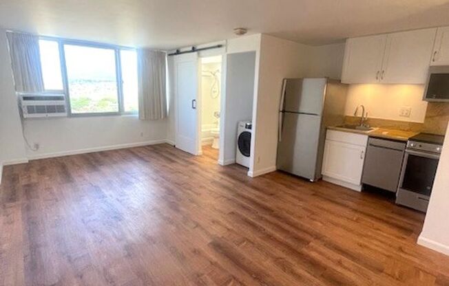 Renovated Studio / 1 Bath in Century Park Plaza
