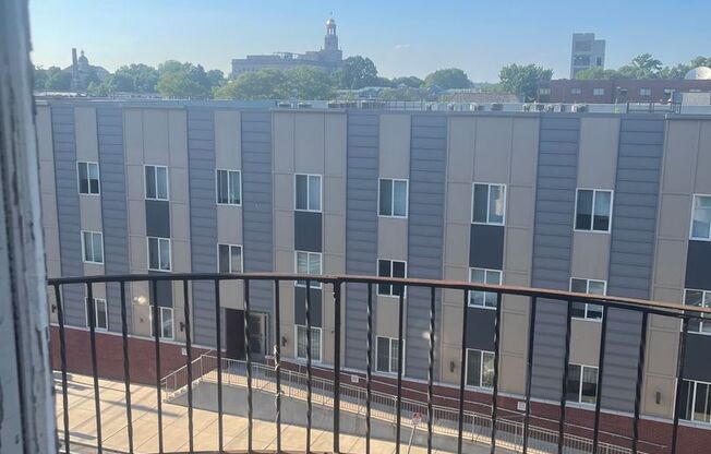 3 beds, 1 bath, 1,400 sqft, $1,550, Unit 4530-C24