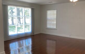 2 beds, 1 bath, $1,400