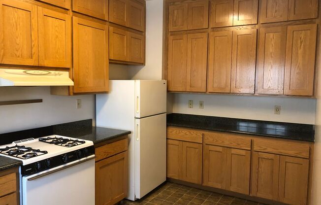 1 bed, 1 bath, $2,395, Unit Apt 03