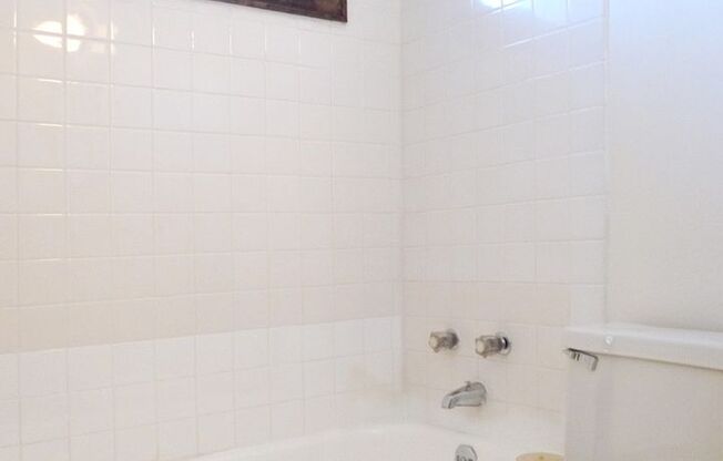 1 bed, 1 bath, 410 sqft, $1,135, Unit 9 - 301