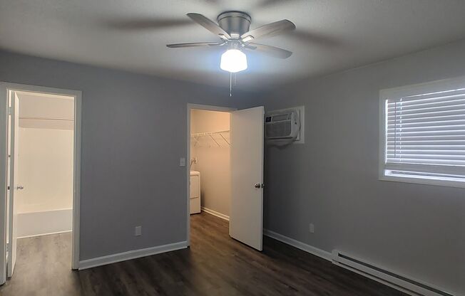 1 bed, 1 bath, 775 sqft, $970, Unit 107 - J