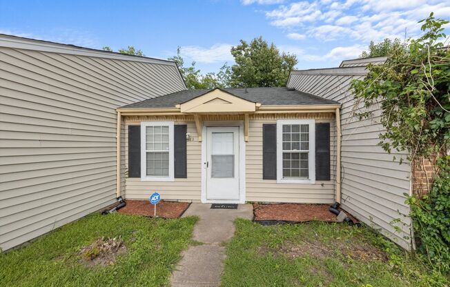 Private Patio, Practical Perks, Prime VB Location—Professionals, This 2BR/1BA Townhome Is For You!