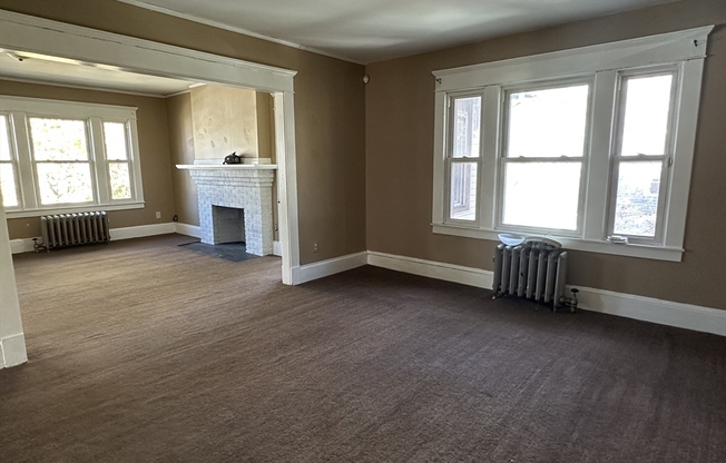 3 beds, 1 bath, 1,200 sqft, $1,500, Unit 2