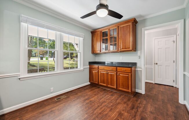 Spacious Oasis! Gorgeous 4 bedroom, 3 full bath in fantastic Raleigh location!