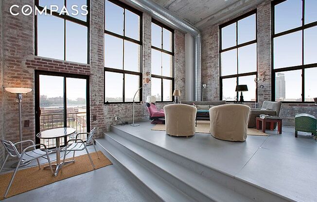 330 WYTHE AVE